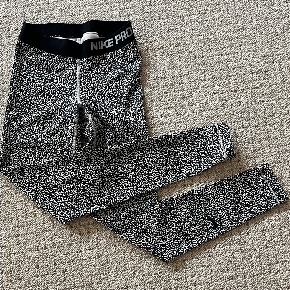 Nike Black and White Patterned Leggings